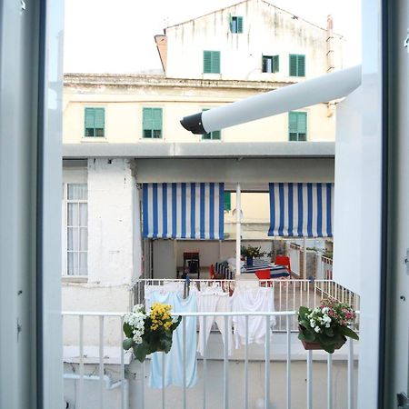Lucrezia'S Home 卡斯特拉玛雷帝斯达比亚 外观 照片